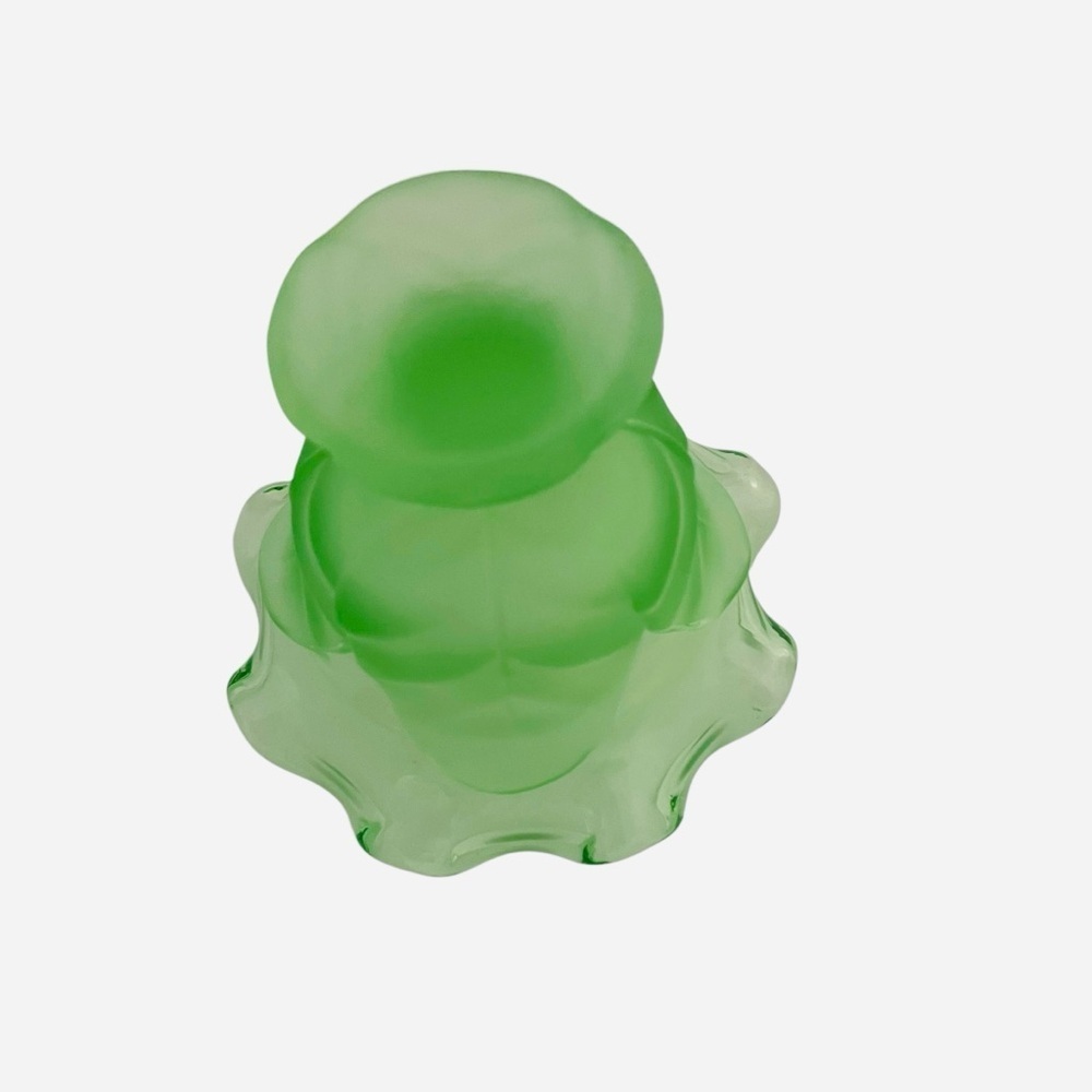 VIKING GLASS CABBAGE LEAF LIME GREEN COMPOTE DISH 5 1/4" TALL - Picture 3 of 8